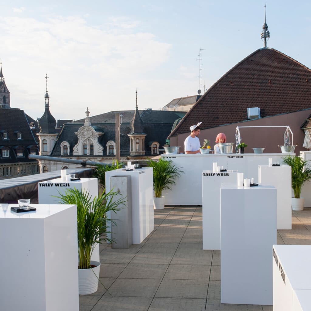 Barelemente mieten: Stilvolle und flexible Möbel für Ihr Event